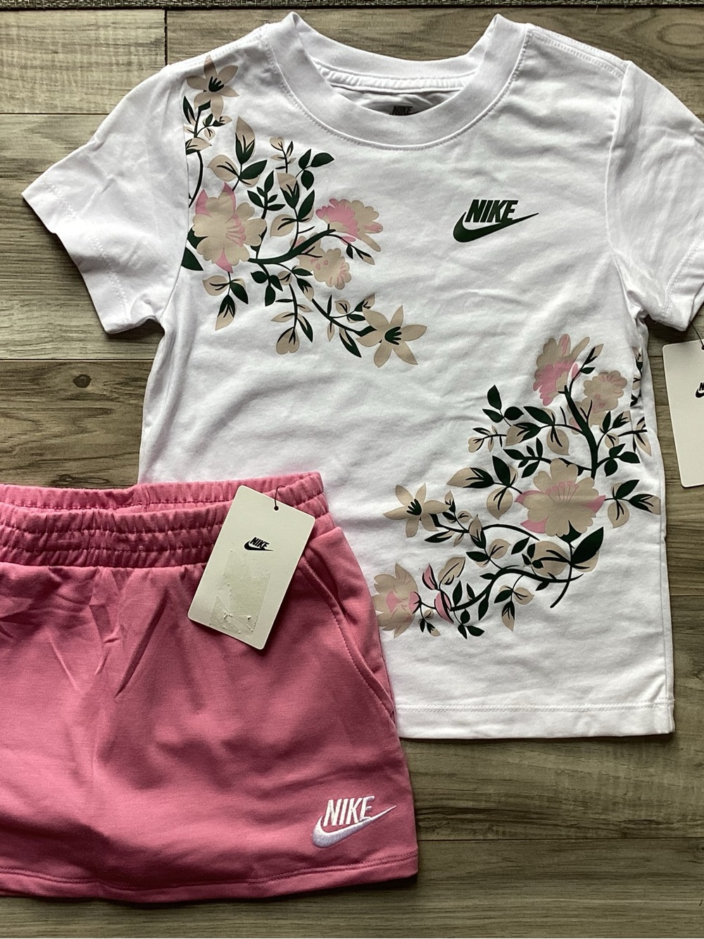 Nike girls Tee & Skort outfit size 6X(NWT) ~FIRM, NO OFFERS~